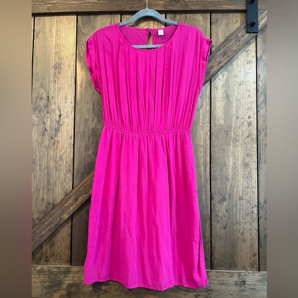 { old navy } bright pink pleated waist dress | Flowy Summer Casual